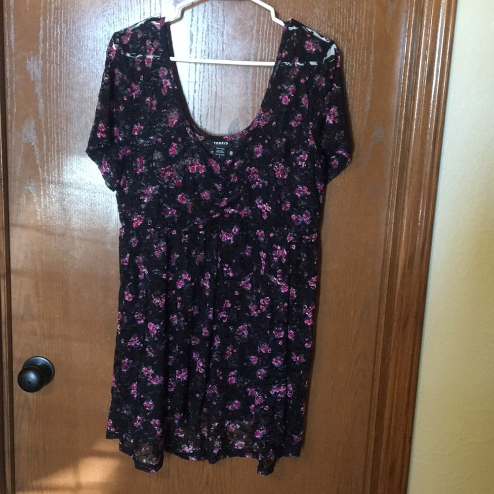 Torrid Black/Pink Floral Lace Top